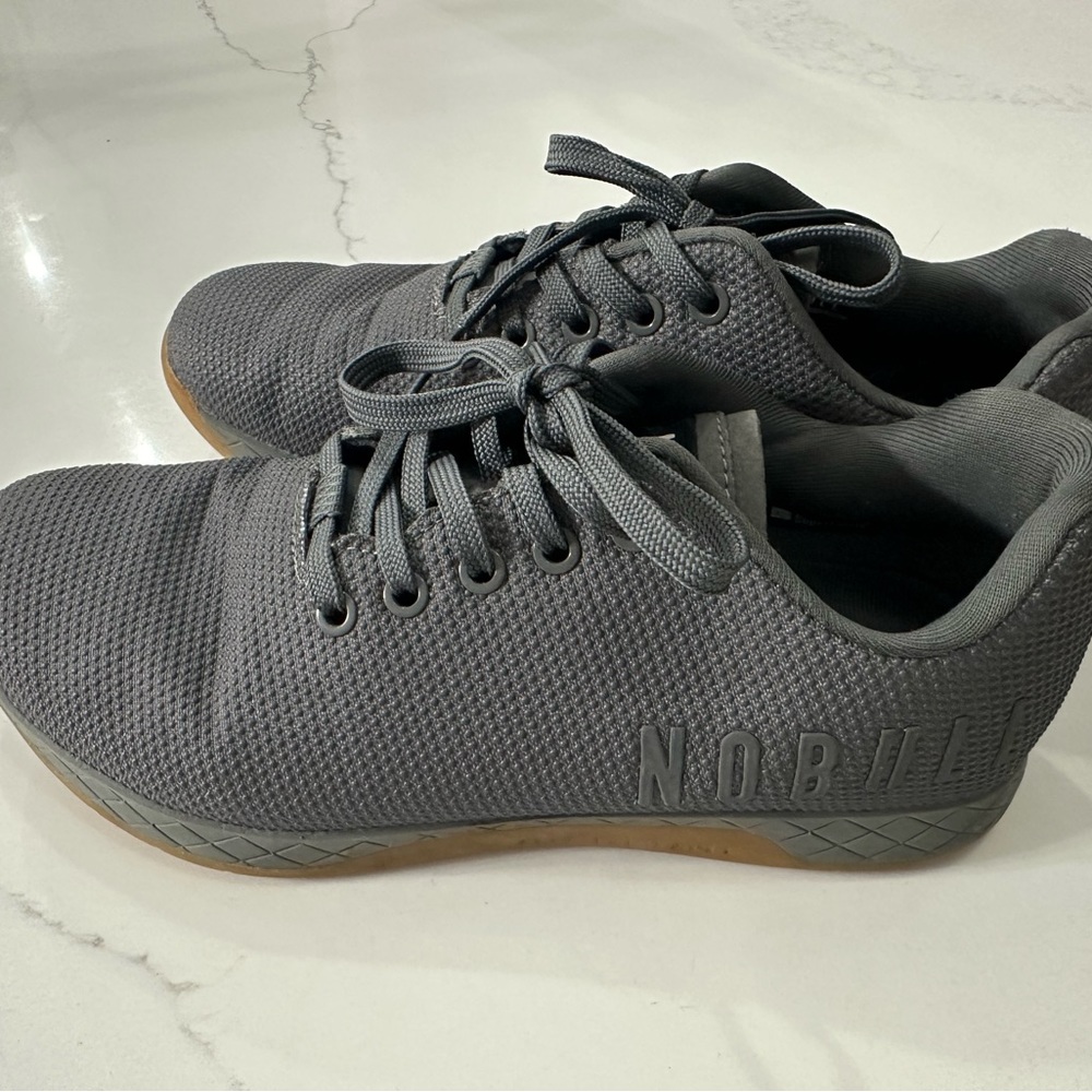 NOBULL Women’s Gum Trainers Sz 9 Like New